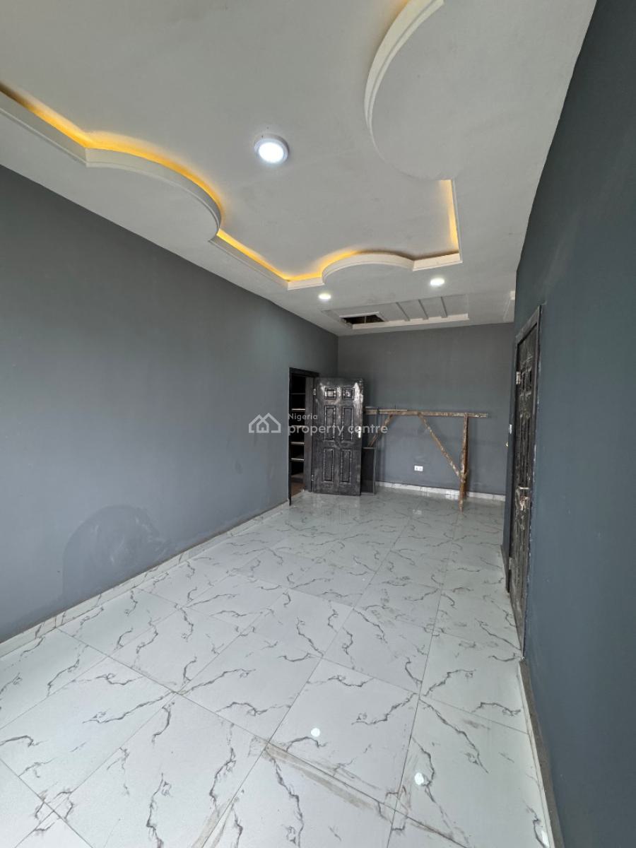 2 Bedroom Apartment, Mayeigun, Ologolo, Lekki, Lagos, Flat / Apartment for Rent