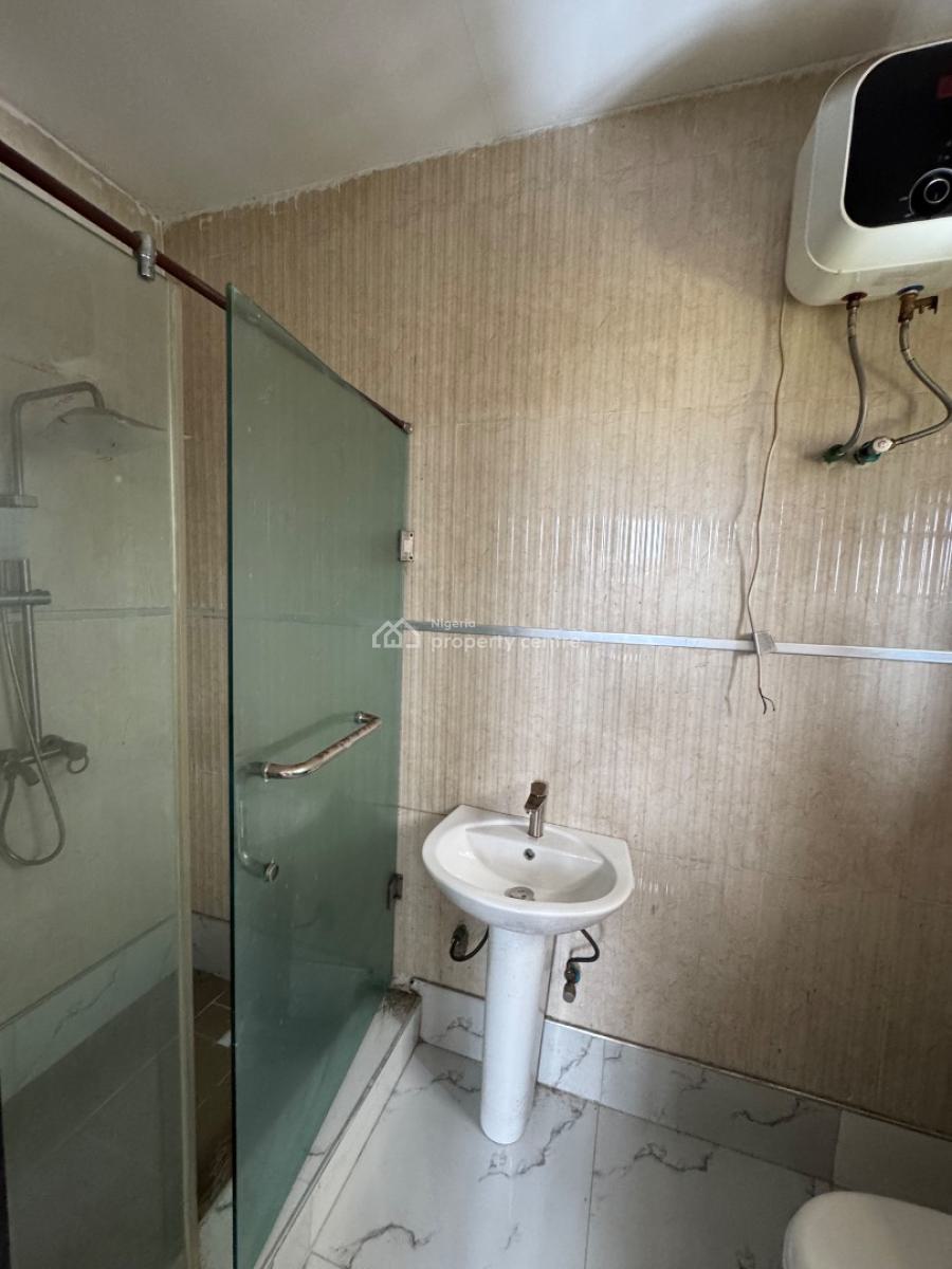 2 Bedroom Apartment, Mayeigun, Ologolo, Lekki, Lagos, Flat / Apartment for Rent