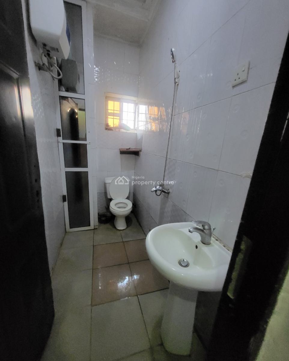 Luxurious Massive 1 Bedroom Flat, By American International School, Durumi, Abuja, Flat / Apartment for Rent