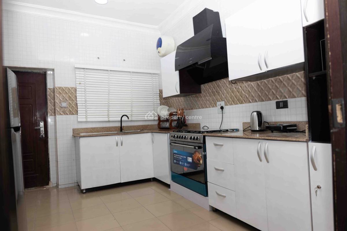 Smartly Designed 3 Bedroom Apartment with Top-notch Amenities, Chevron, Lekki, Lagos, Flat / Apartment Short Let