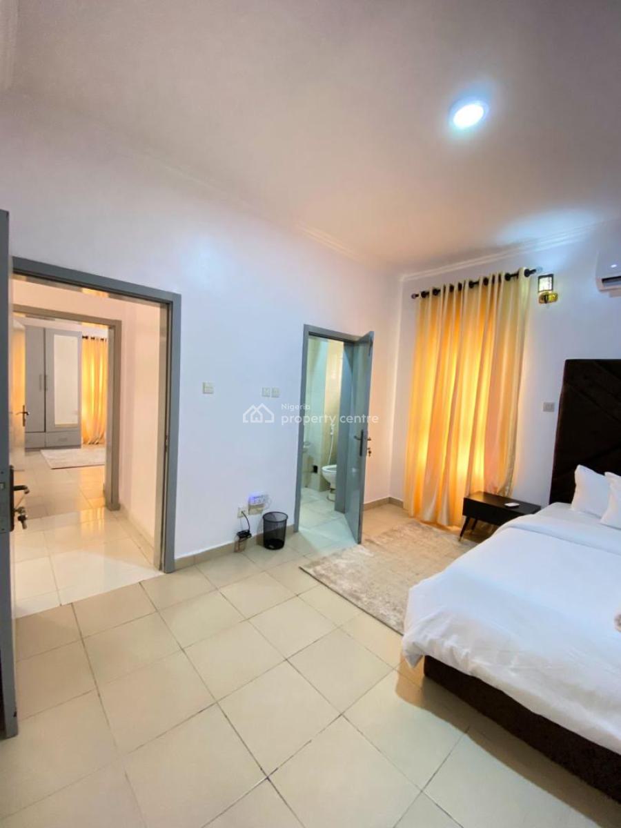 Tastefully Furnished 3 Bedroom Apartment with Top-notch Amenities, Osapa, Lekki, Lagos, Flat / Apartment Short Let