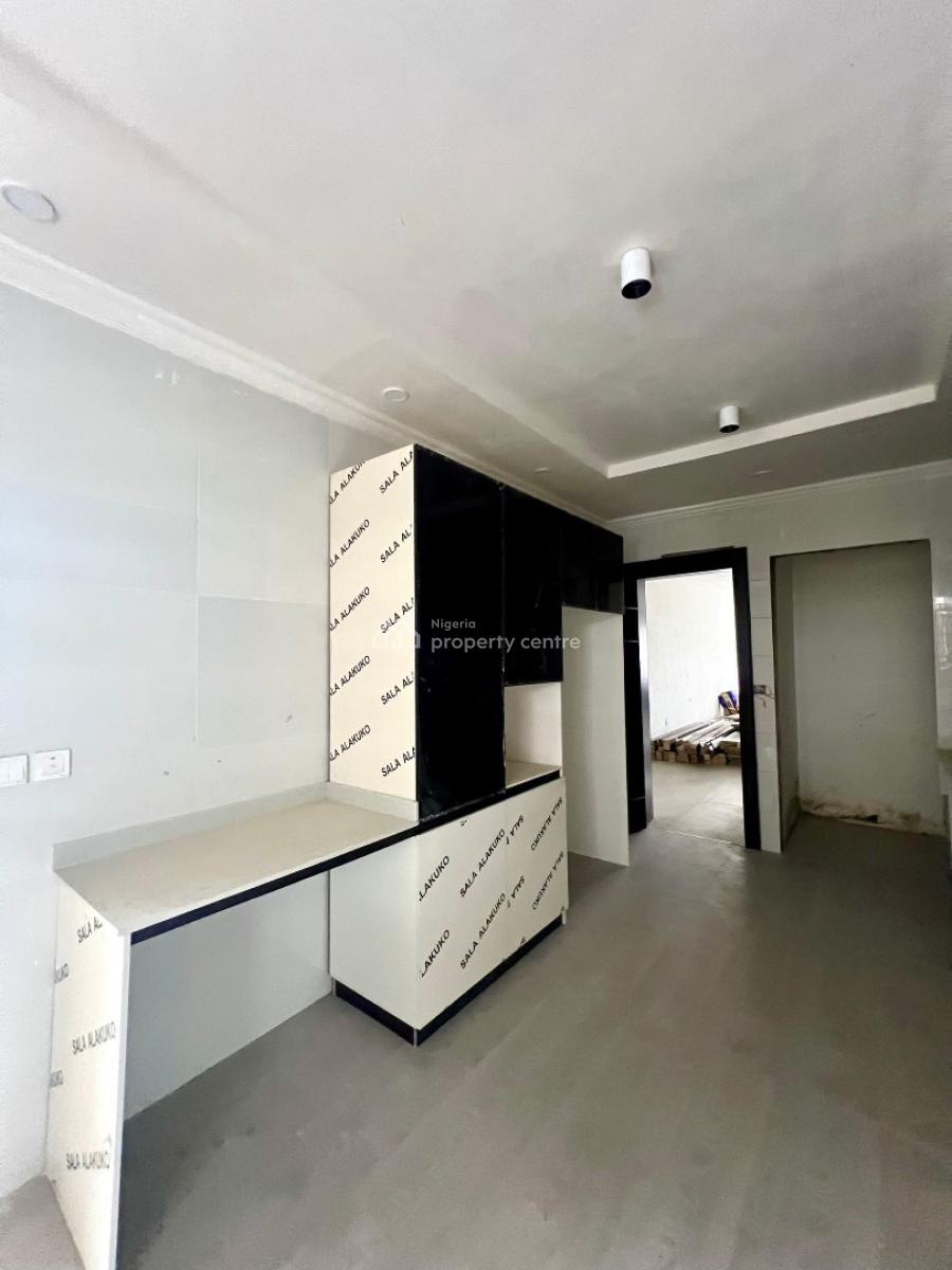 Spacious & Newly Built 4 Bedroom Apartment with Bq, Cinema and Elevator, Lekki Phase 1, Lekki, Lagos, Block of Flats for Sale