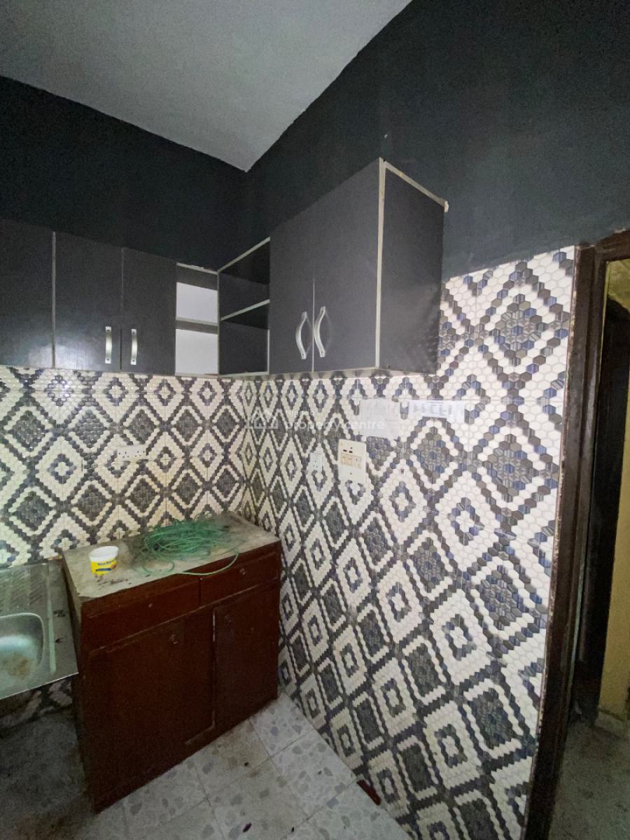 walk to The Bus Stop, Come Home to Comfort (ideal When Location Is a, L&k Iyana Oworo, Gbagada, Lagos, Flat / Apartment for Rent