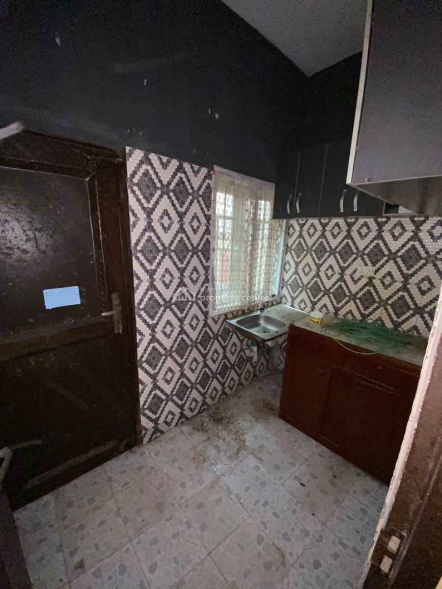 walk to The Bus Stop, Come Home to Comfort (ideal When Location Is a, L&k Iyana Oworo, Gbagada, Lagos, Flat / Apartment for Rent