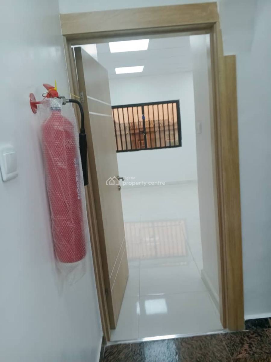 Tastefully Finished, Newly Renovated Office Space Description: 3nos Si, Adeniyi Jones, Ikeja, Lagos, Office Space for Rent