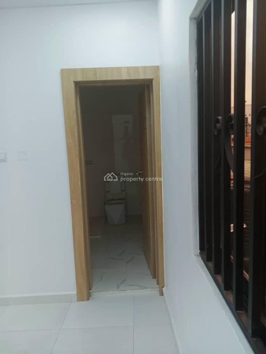 Tastefully Finished, Newly Renovated Office Space Description: 3nos Si, Adeniyi Jones, Ikeja, Lagos, Office Space for Rent