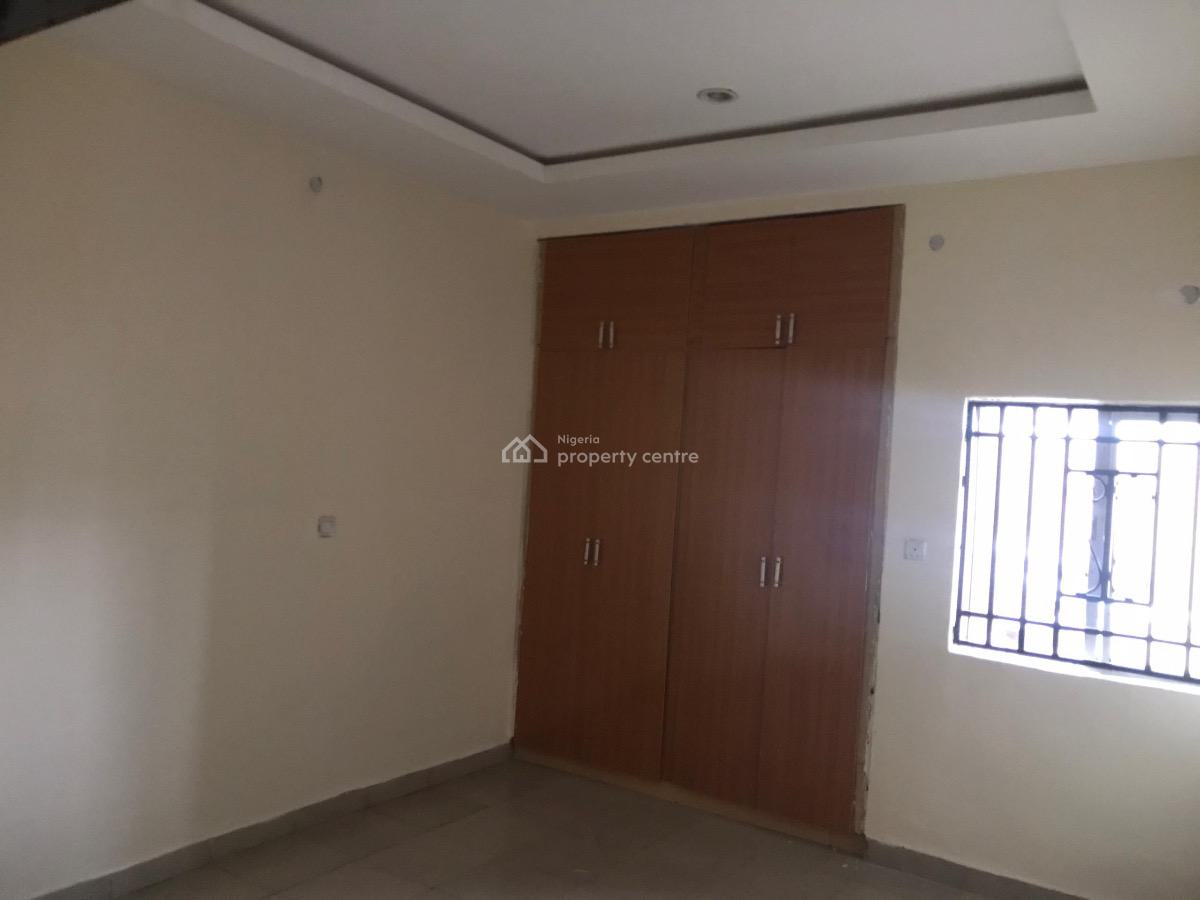 a Well Renovated 3 Bedroom Apartment in a Secured Environment, Off 3rd Avenue Main Gwarinpa, Gwarinpa, Abuja, Flat / Apartment for Rent
