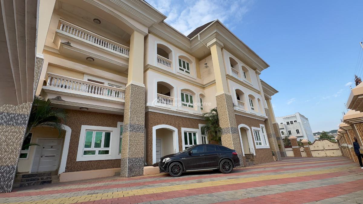 New Listing of Historic 6 Units of 4bedroom Duplexes with Bq, Guzape, Guzape District, Abuja, Detached Duplex for Sale