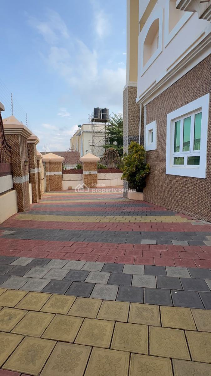 New Listing of Historic 6 Units of 4bedroom Duplexes with Bq, Guzape, Guzape District, Abuja, Detached Duplex for Sale