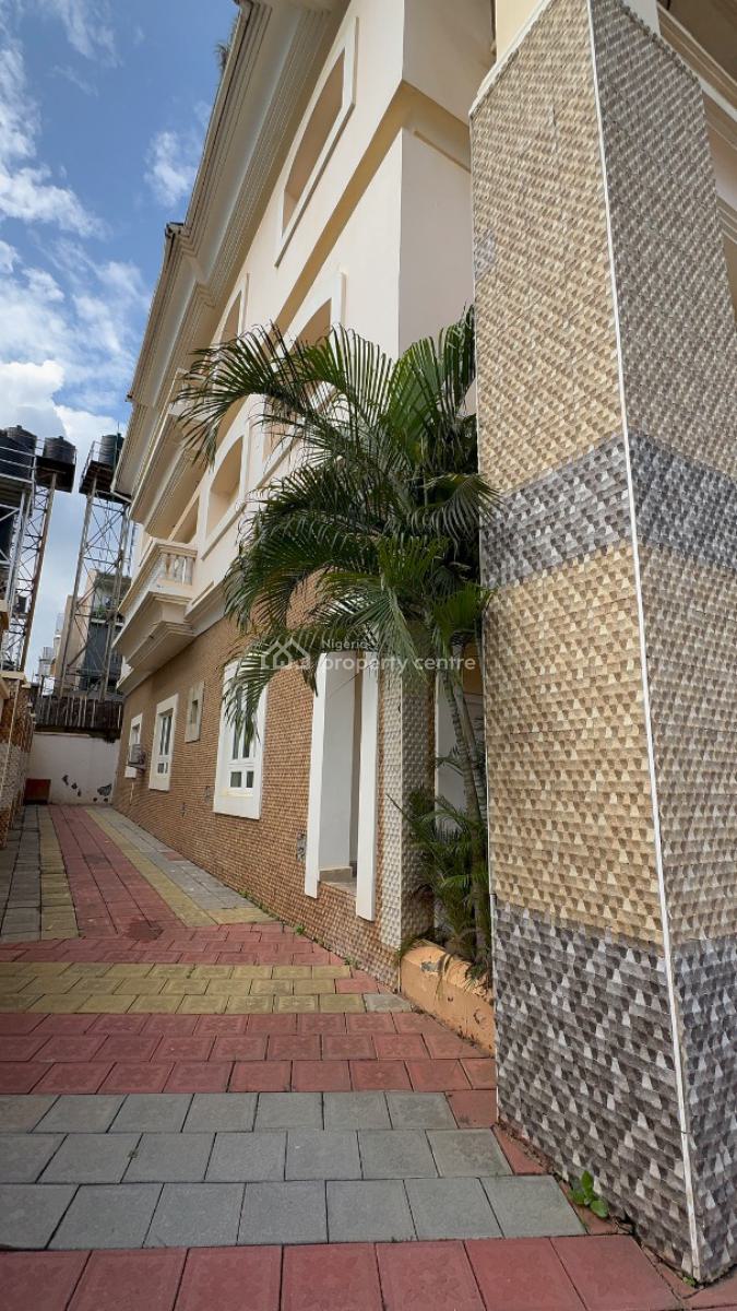 New Listing of Historic 6 Units of 4bedroom Duplexes with Bq, Guzape, Guzape District, Abuja, Detached Duplex for Sale