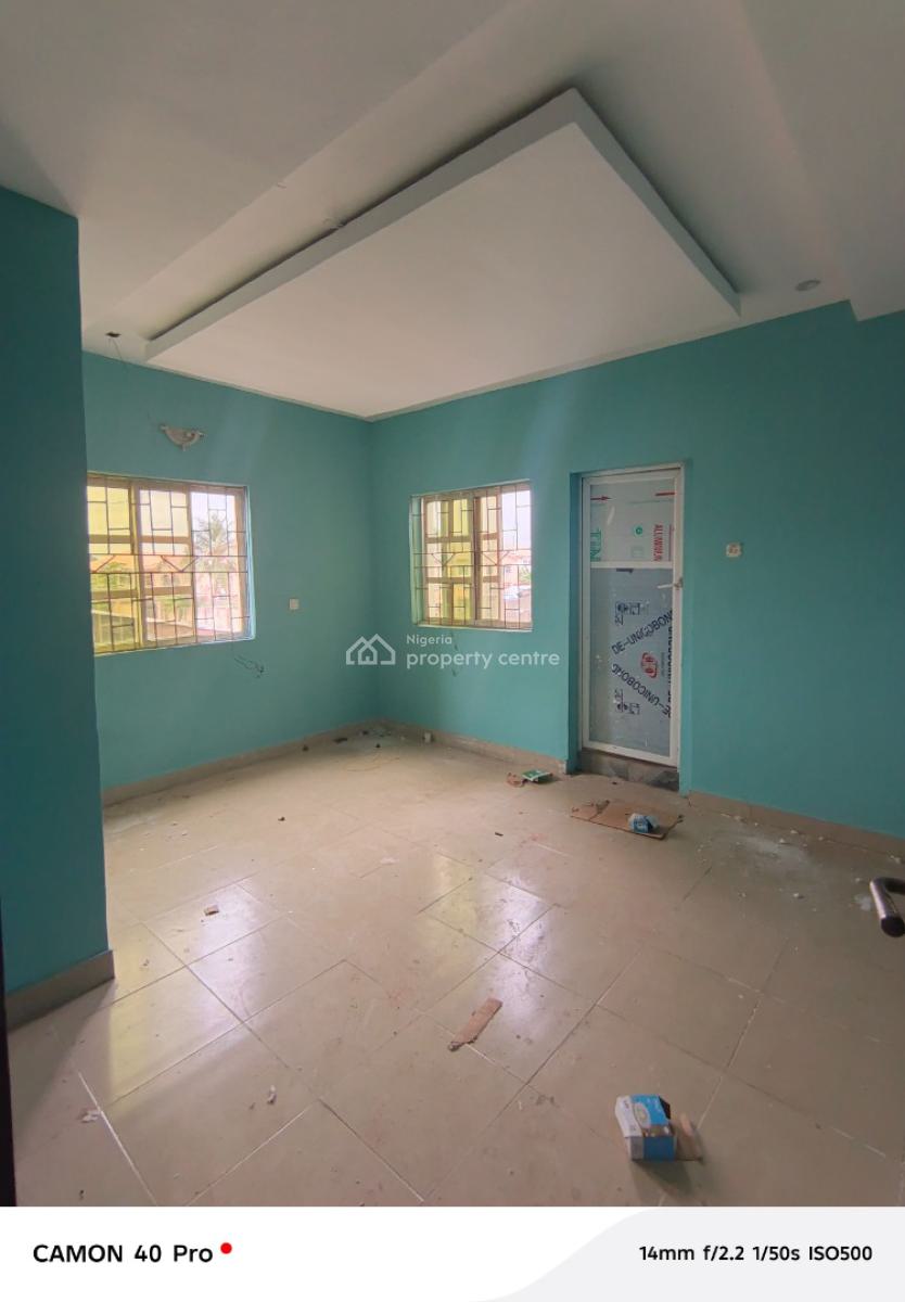 2 Bedroom, Bucknor, Isolo, Lagos, Flat / Apartment for Rent
