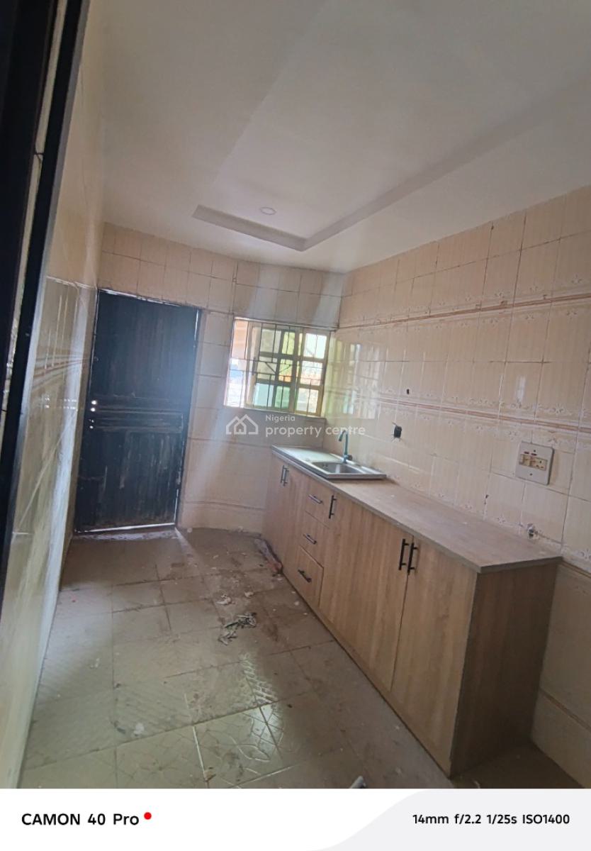 2 Bedroom, Bucknor, Isolo, Lagos, Flat / Apartment for Rent