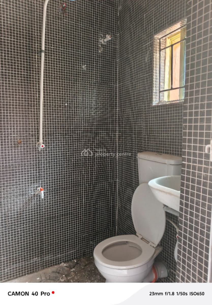 2 Bedroom, Bucknor, Isolo, Lagos, Flat / Apartment for Rent