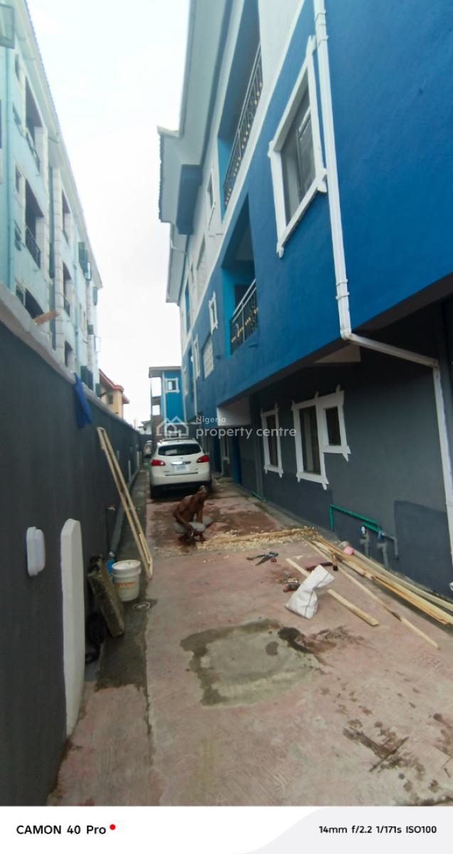 Executive Extra Large One Bedroom Apartment, Via Ogunlana Drive- Cole Street, Surulere, Lagos, Mini Flat (room and Parlour) for Rent