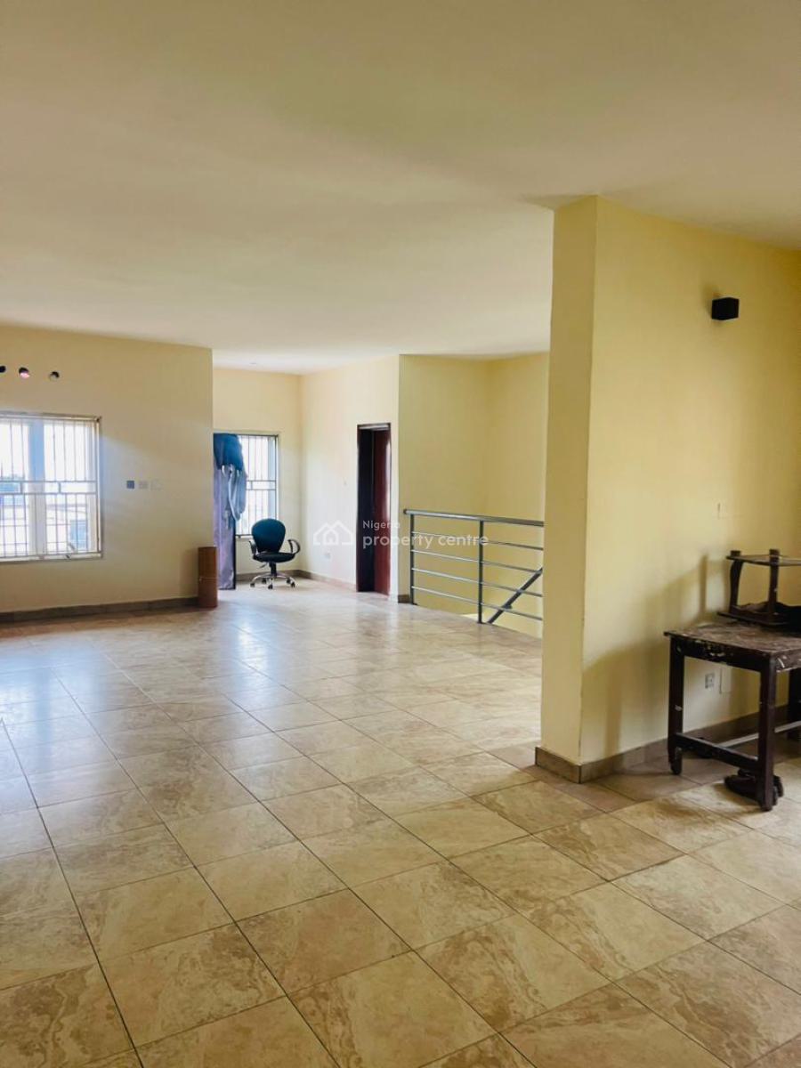 Massively Spacious 3 Bedrooms Flat, Ikota, Lekki, Lagos, Flat / Apartment for Rent