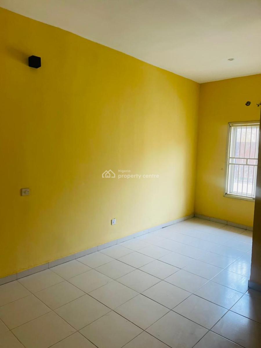 Massively Spacious 3 Bedrooms Flat, Ikota, Lekki, Lagos, Flat / Apartment for Rent