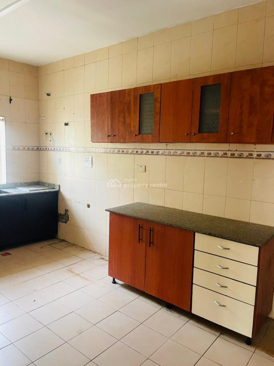 Massively Spacious 3 Bedrooms Flat, Ikota, Lekki, Lagos, Flat / Apartment for Rent
