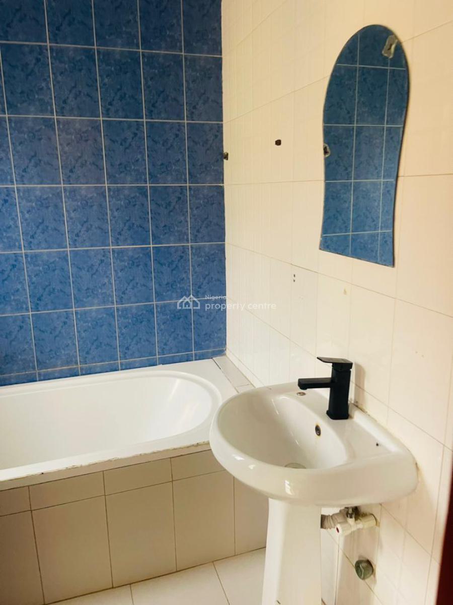 Massively Spacious 3 Bedrooms Flat, Ikota, Lekki, Lagos, Flat / Apartment for Rent