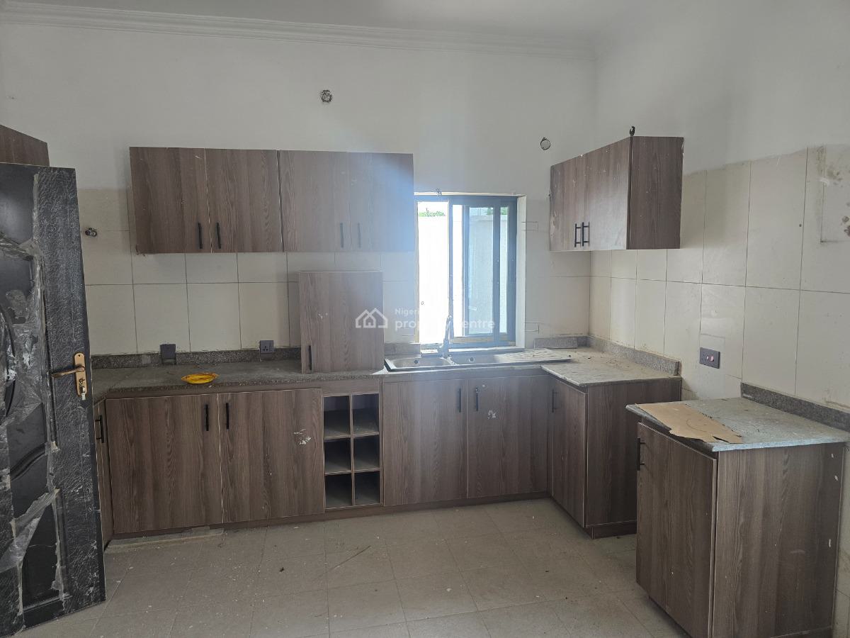 Newly Renovated 4-bedroom Semi-detached + 2 Rooms Bq, Off Admiralty Way, Lekki Phase 1, Lekki, Lagos, Semi-detached Duplex for Rent
