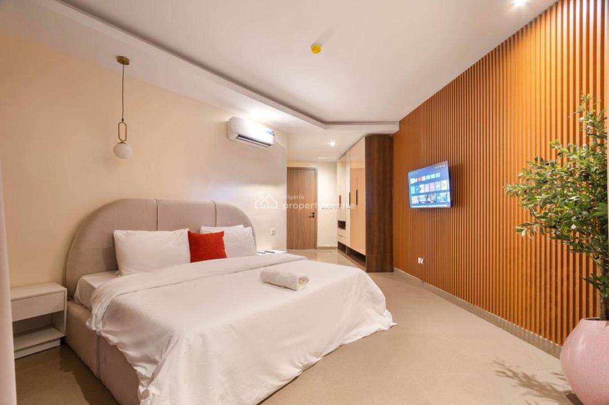 Cozy 2 Bedrooms Apartment with Pool, Gym & Ps5, Lekki, Lagos, Flat / Apartment Short Let