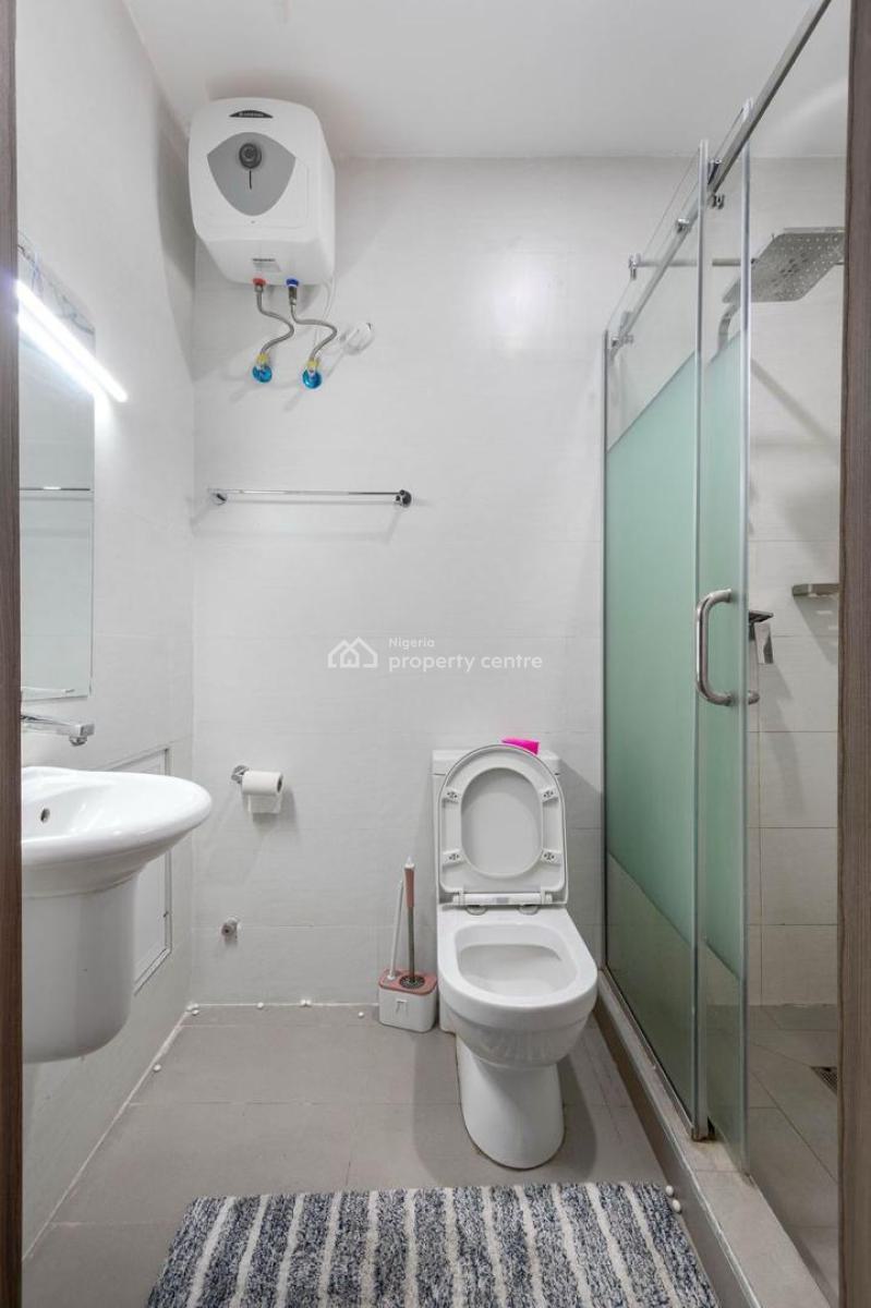 Cozy 2 Bedrooms Apartment with Pool, Gym & Ps5, Lekki, Lagos, Flat / Apartment Short Let