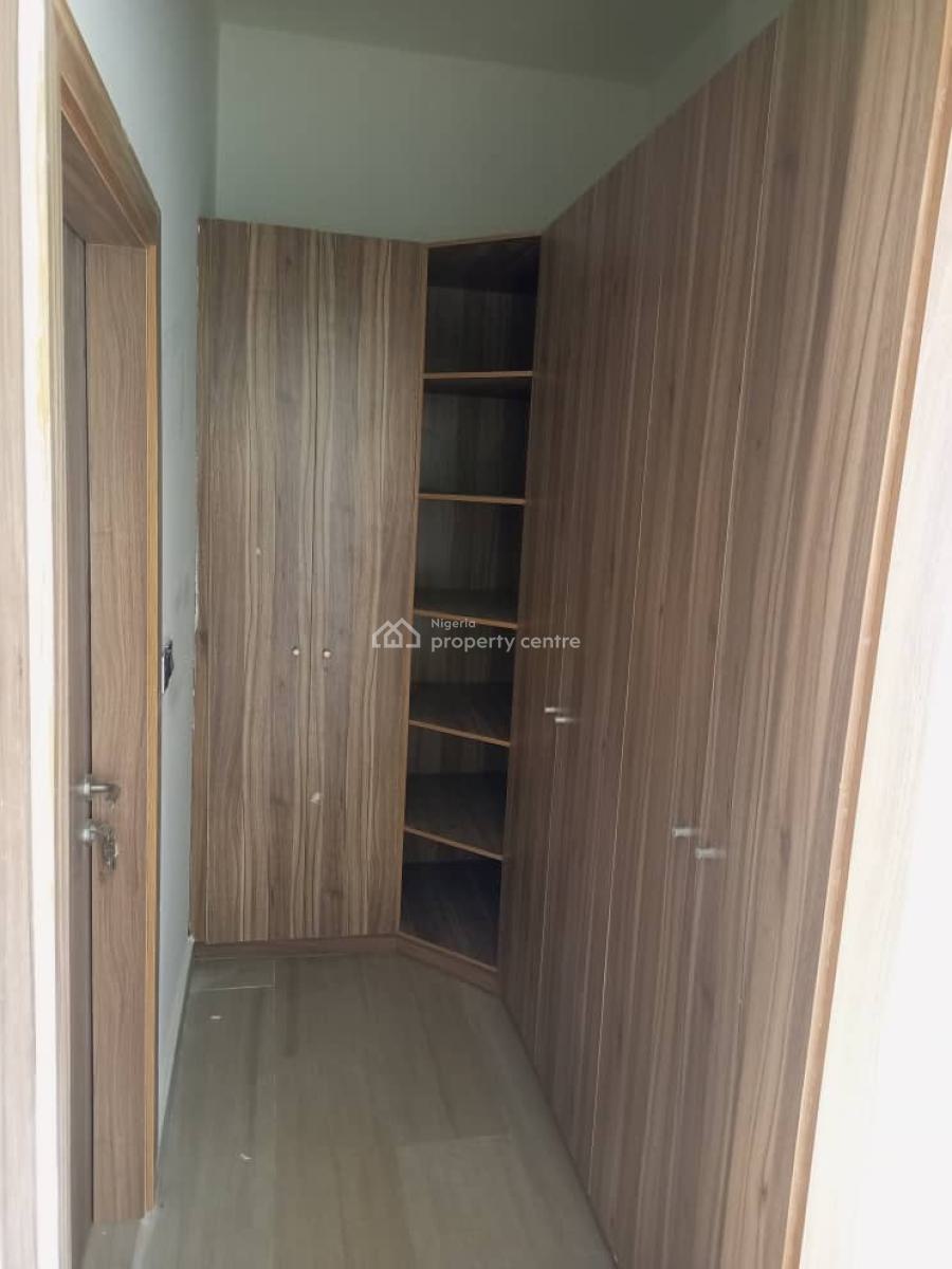 Spacious 3 Bedroom & Bq, Musa Yaradua Street, Victoria Island (vi), Lagos, Flat / Apartment for Sale