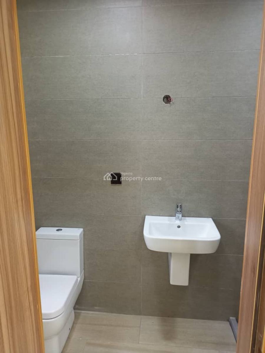 Spacious 3 Bedroom & Bq, Musa Yaradua Street, Victoria Island (vi), Lagos, Flat / Apartment for Sale