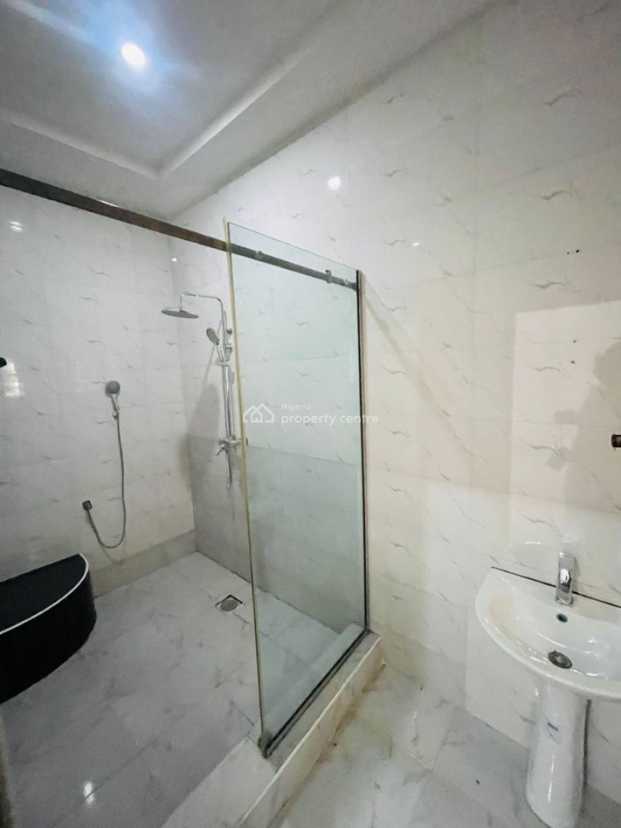 Well Maintained  with a B Q in Serene Surroundings, Vgc, Lekki, Lagos, Flat / Apartment for Rent