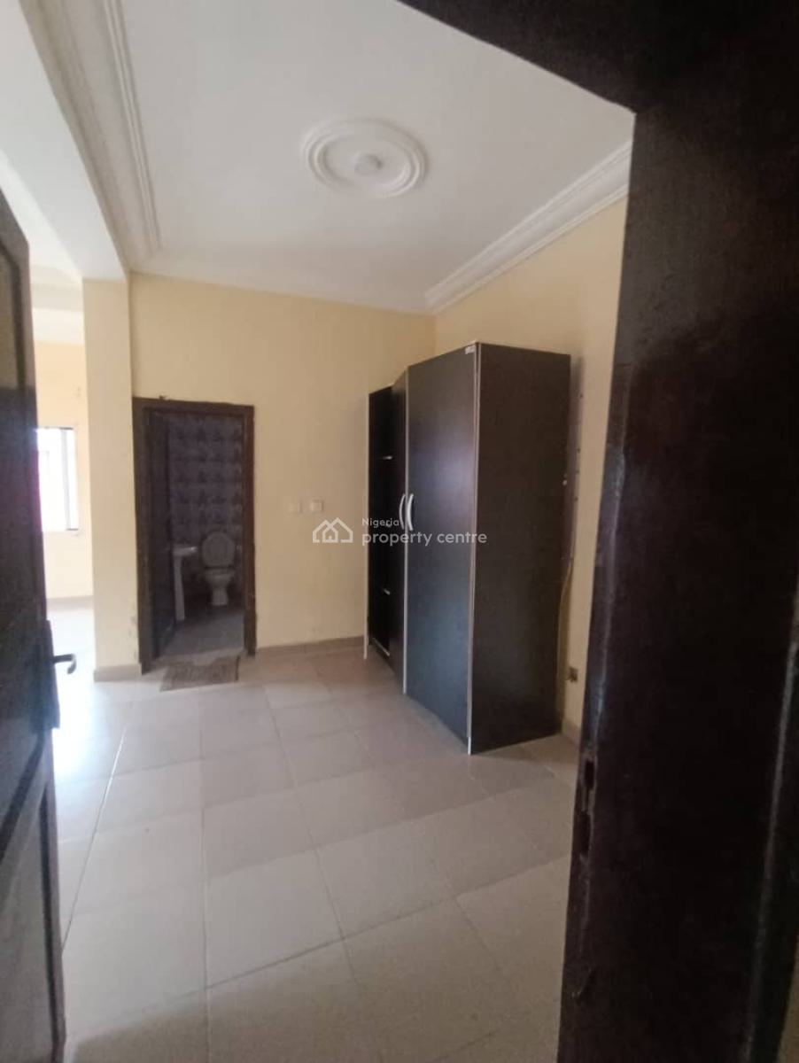 Shared Apartment, Off Mobil Road, Ilaje, Ajah, Lagos, Flat / Apartment for Rent