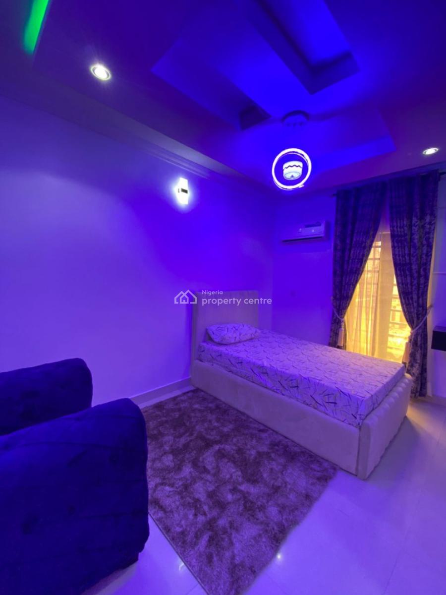Furnished Room in Shared Apartment for Monthly Stay, Agungi East Estate, Agungi, Lekki, Lagos, Flat / Apartment for Rent