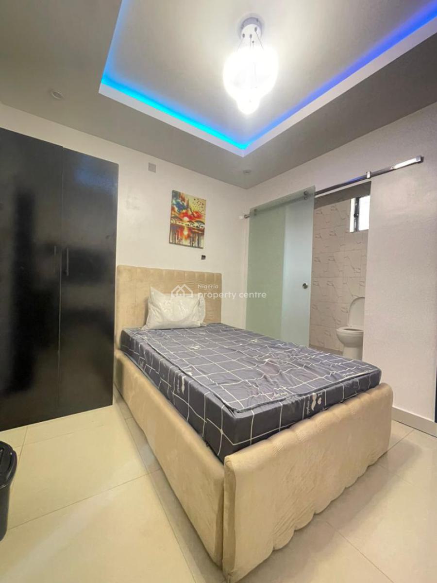 Furnished Room in Shared Apartment for Monthly Stay, Agungi East Estate, Agungi, Lekki, Lagos, Flat / Apartment for Rent