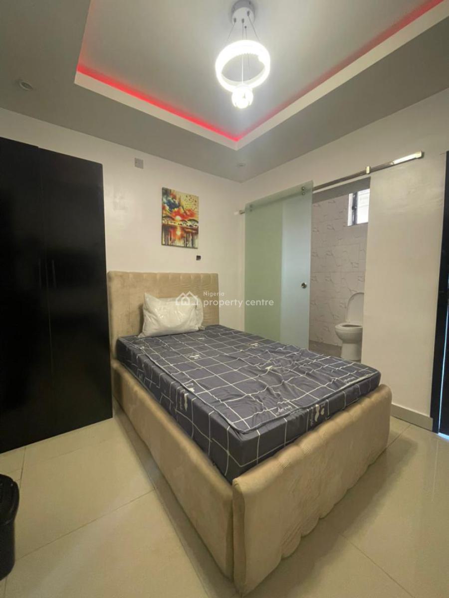 Furnished Room in Shared Apartment for Monthly Stay, Agungi East Estate, Agungi, Lekki, Lagos, Flat / Apartment for Rent