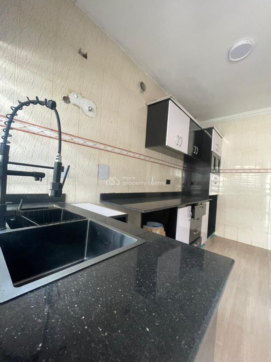 Furnished Room in Shared Apartment for Monthly Stay, Agungi East Estate, Agungi, Lekki, Lagos, Flat / Apartment for Rent
