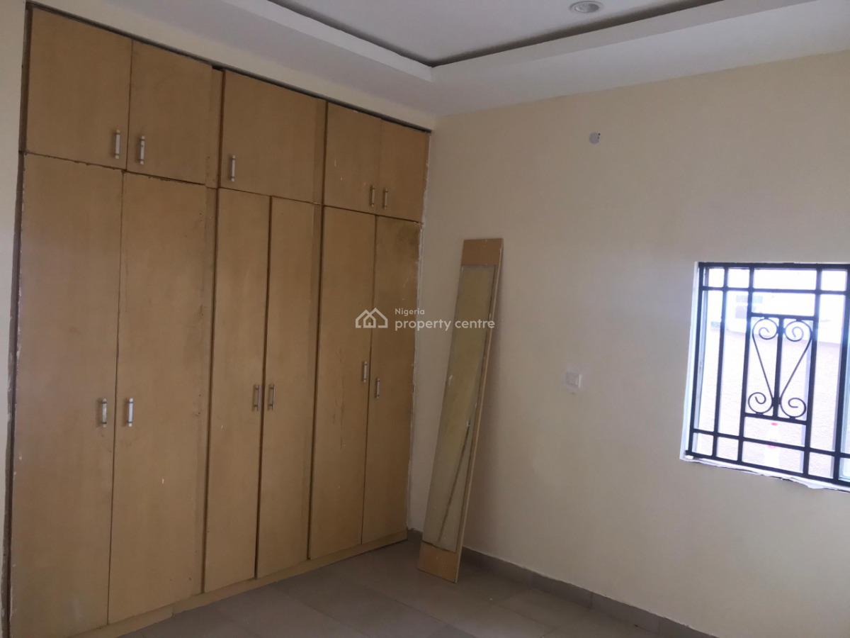 Fully Renovated 3bedroom Bungalow, Off 3rd Avenue, Gwarinpa, Abuja, Flat / Apartment for Rent