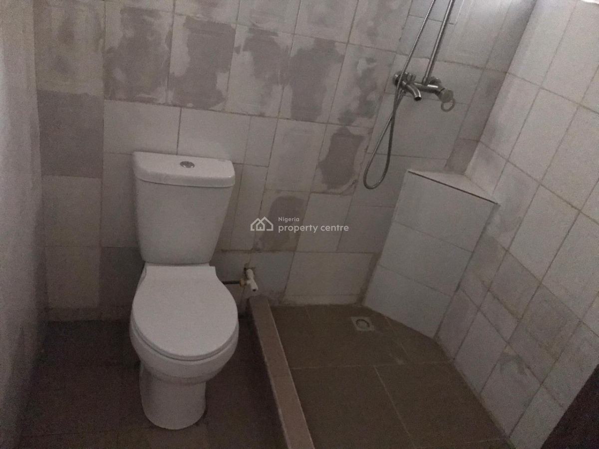 Fully Renovated 3bedroom Bungalow, Off 3rd Avenue, Gwarinpa, Abuja, Flat / Apartment for Rent
