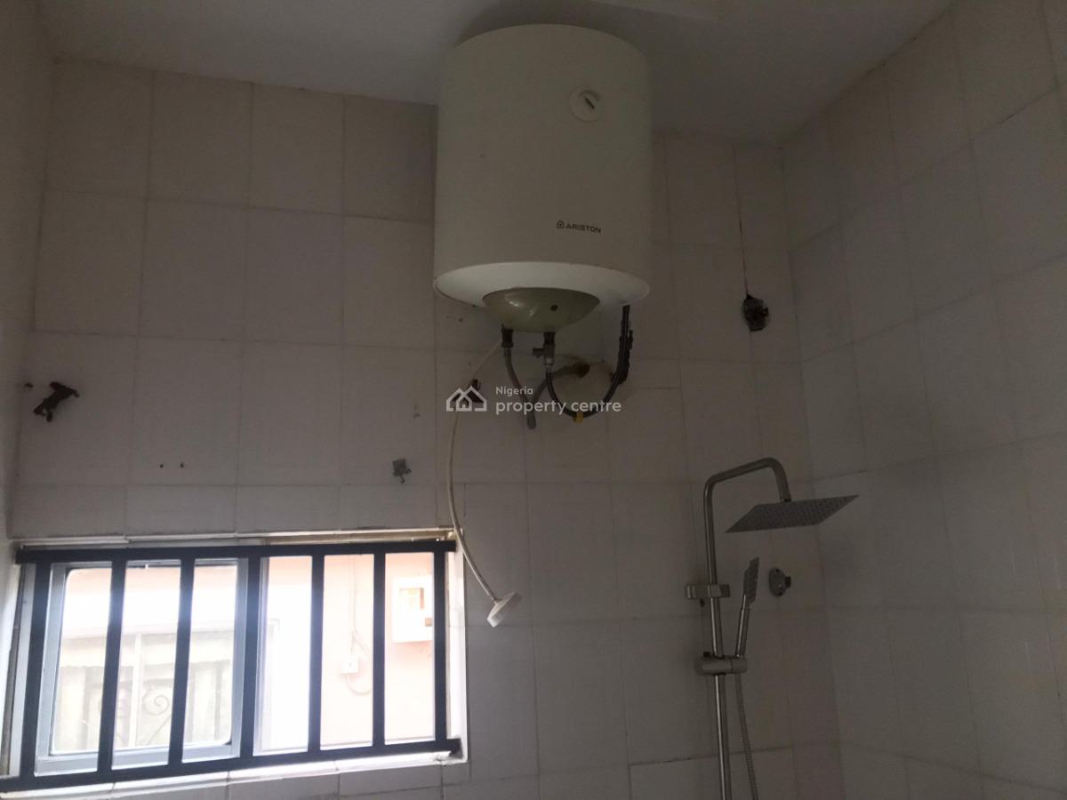 Fully Renovated 3bedroom Bungalow, Off 3rd Avenue, Gwarinpa, Abuja, Flat / Apartment for Rent