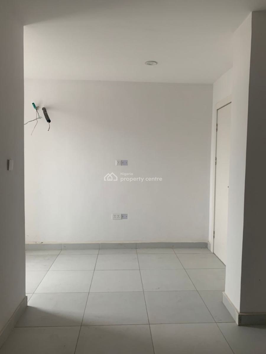 Spacious 3 Bedroom Apartment with Pool, Elevator & Bq, Off Admiralty Way, Lekki Phase 1, Lekki, Lagos, Flat / Apartment for Rent