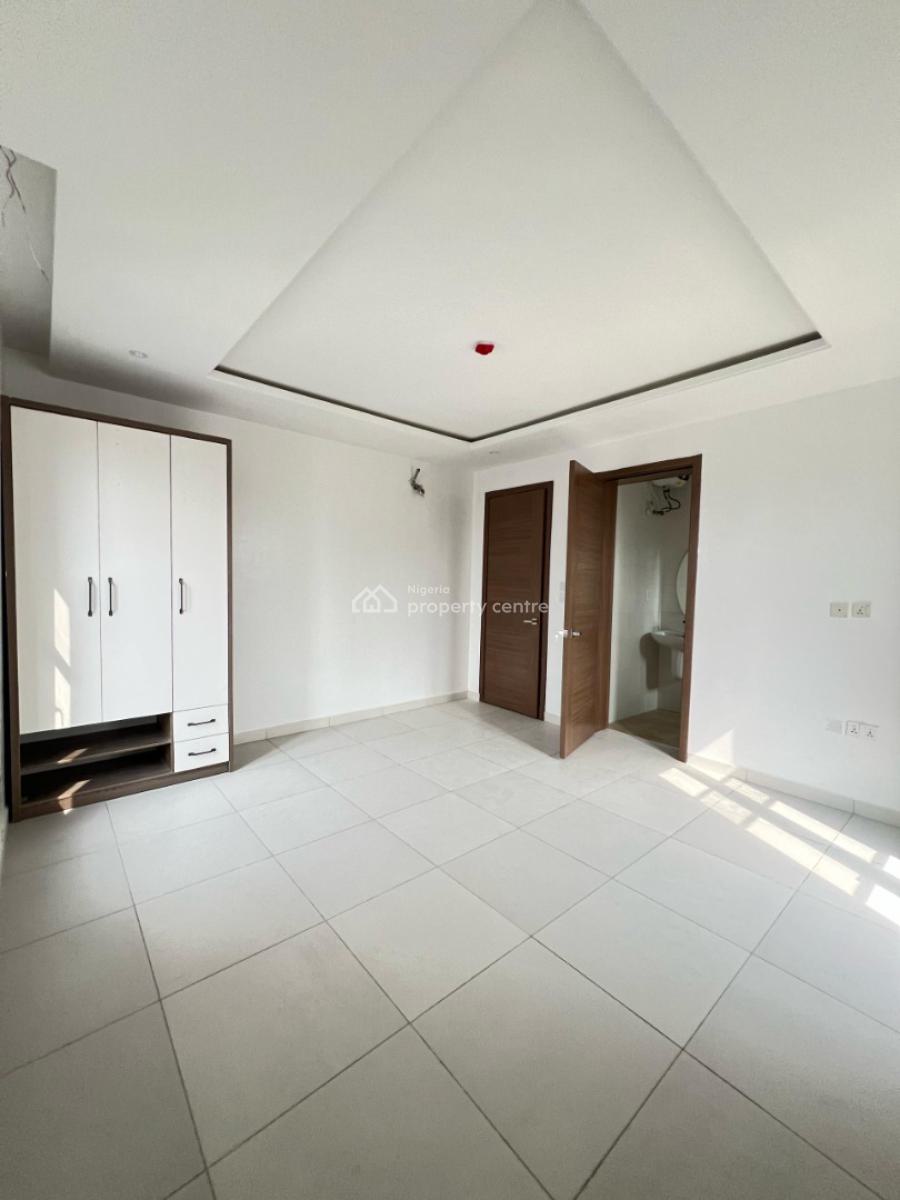 Warm 2 Bedroom Apartment with an Elevator & Pool in a Secured Location, Ikate Elegushi, Lekki, Lagos, Flat / Apartment for Sale