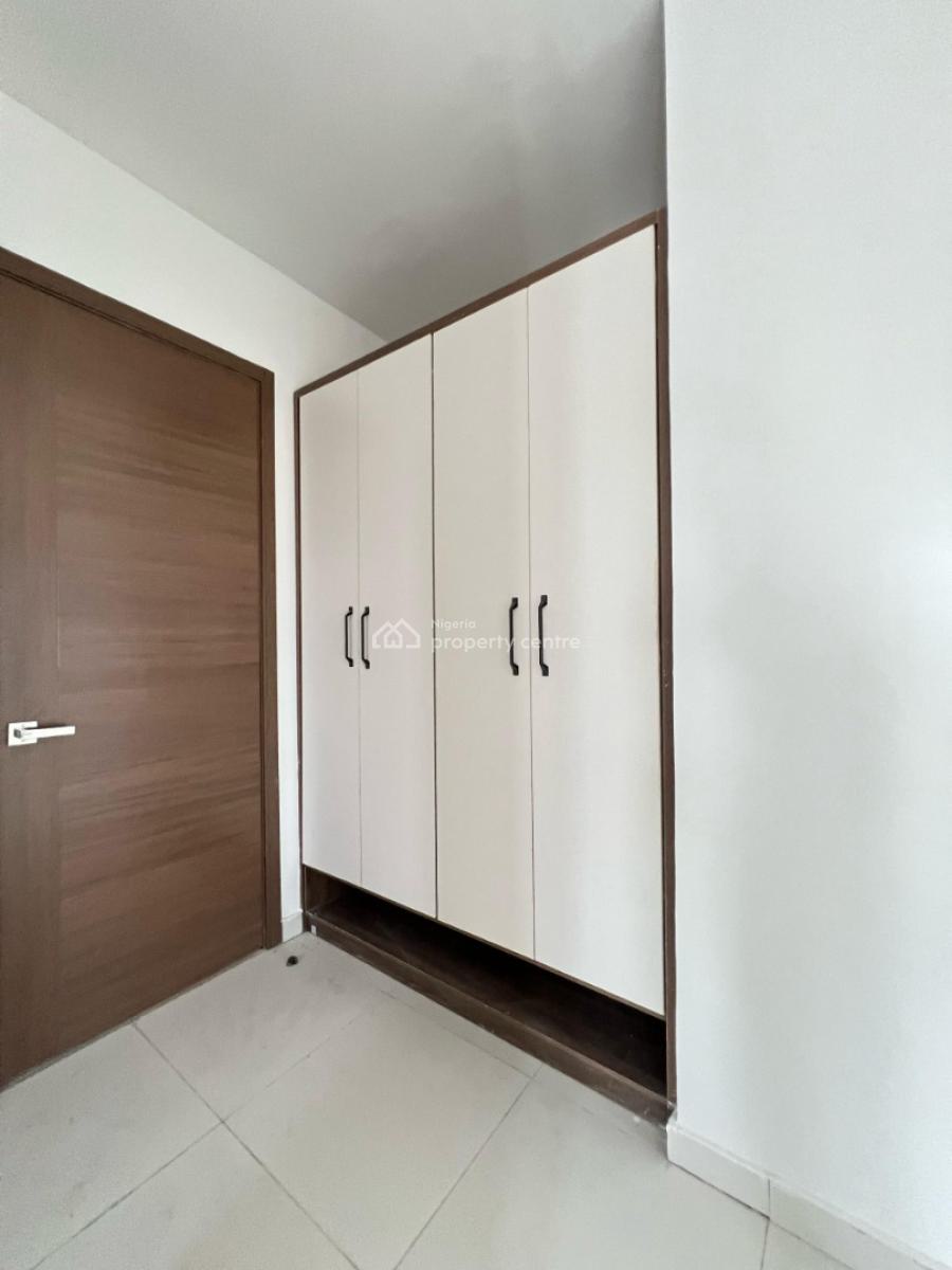 Warm 2 Bedroom Apartment with an Elevator & Pool in a Secured Location, Ikate Elegushi, Lekki, Lagos, Flat / Apartment for Sale