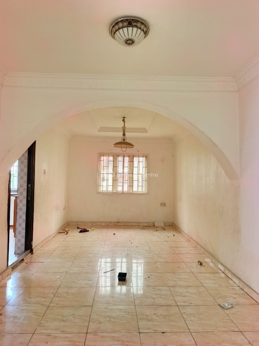 Smart Spacious Conducive 3 Bedrooms Apartment Upstairs, Abraham Adesanya Axis, Ajah, Lagos, Flat / Apartment for Rent