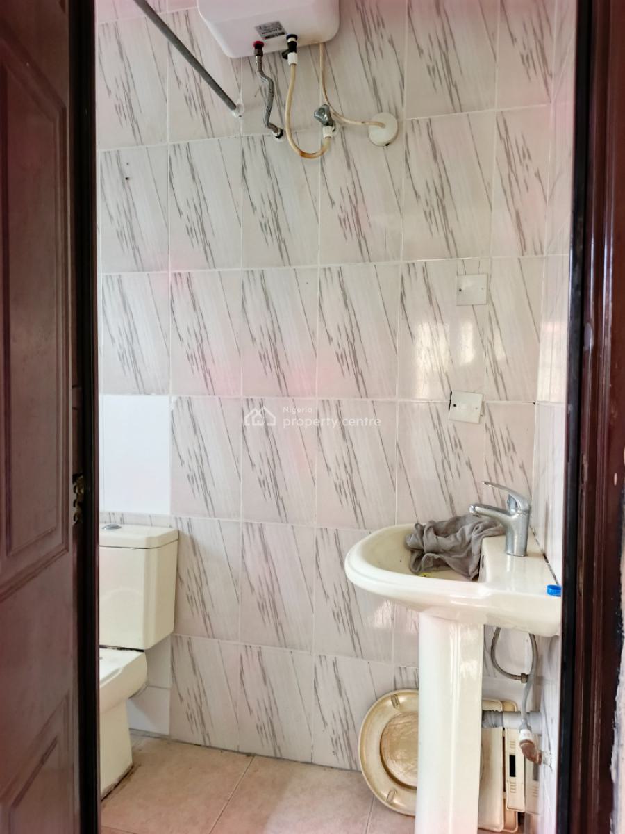 Smart Spacious Conducive 3 Bedrooms Apartment Upstairs, Abraham Adesanya Axis, Ajah, Lagos, Flat / Apartment for Rent