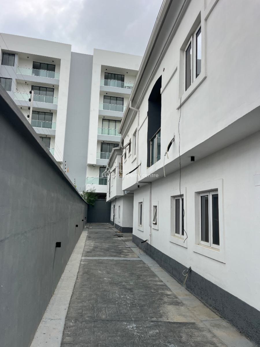 4 Bedroom Semi-detached Duplex Available, Lekki Phase 1, Lekki, Lagos, Semi-detached Duplex for Rent