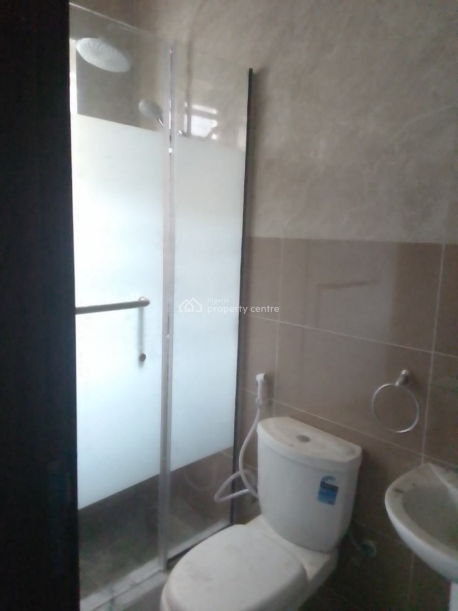 3bedroom Flat, Off Wepco Road, Ikeja, Lagos, Flat / Apartment for Rent