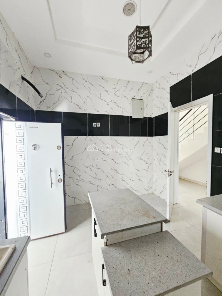 Distressed 4 Bedroom Fully Detached Duplex, Ikota, Lekki, Lagos, Detached Duplex for Sale