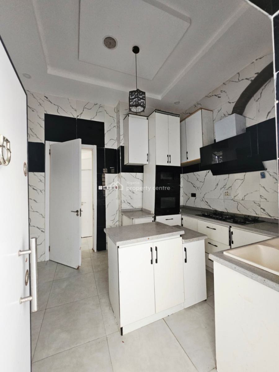 Distressed 4 Bedroom Fully Detached Duplex, Ikota, Lekki, Lagos, Detached Duplex for Sale