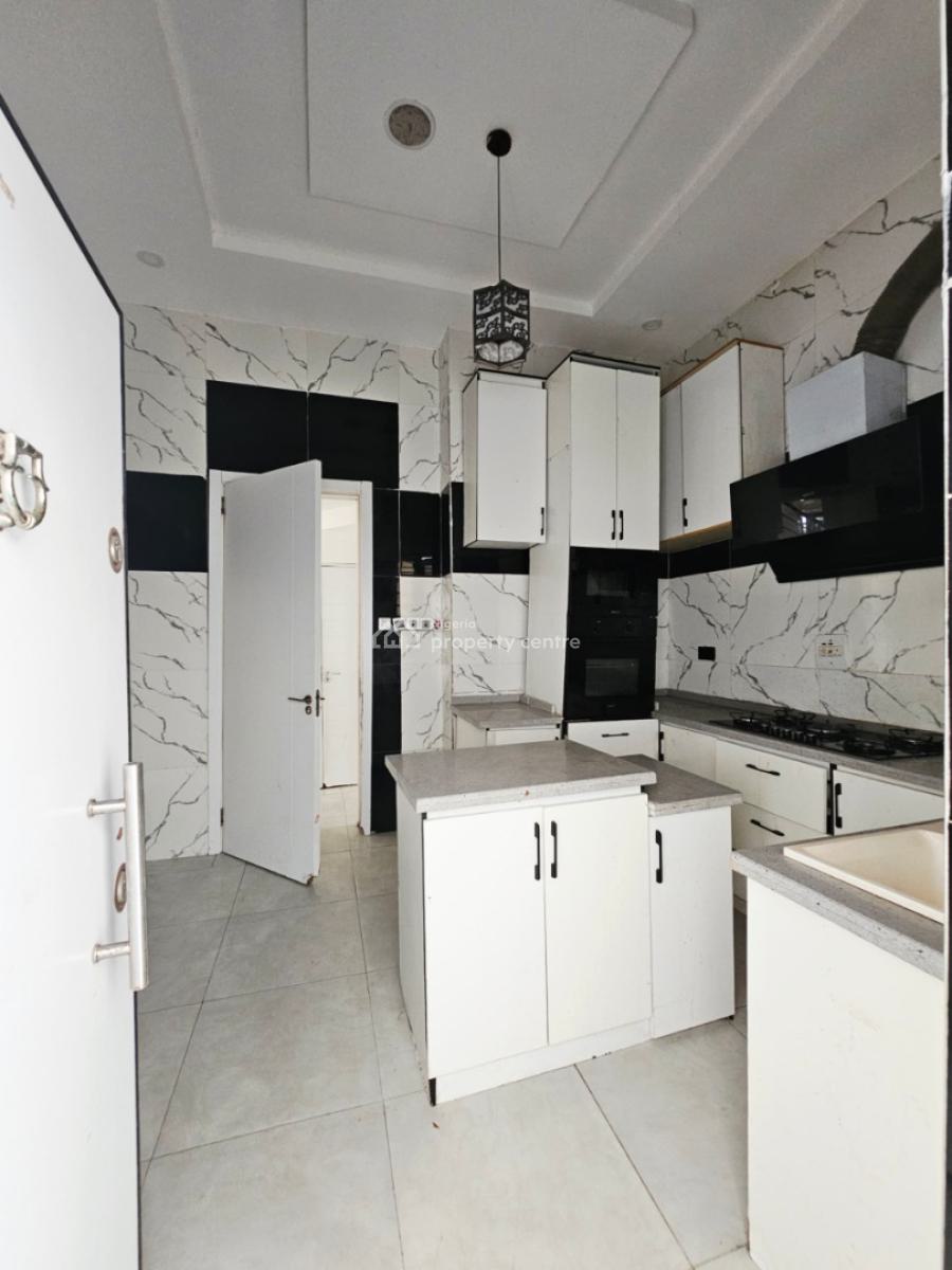 Distressed 4 Bedroom Fully Detached Duplex, Ikota, Lekki, Lagos, Detached Duplex for Sale
