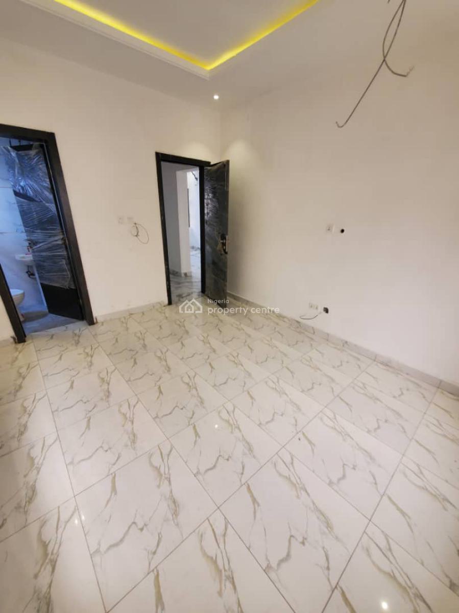 Super Spacious Semi Master Bedroom, Close to The Road, Jakande, Lekki, Lagos, Self Contain (single Rooms) for Rent