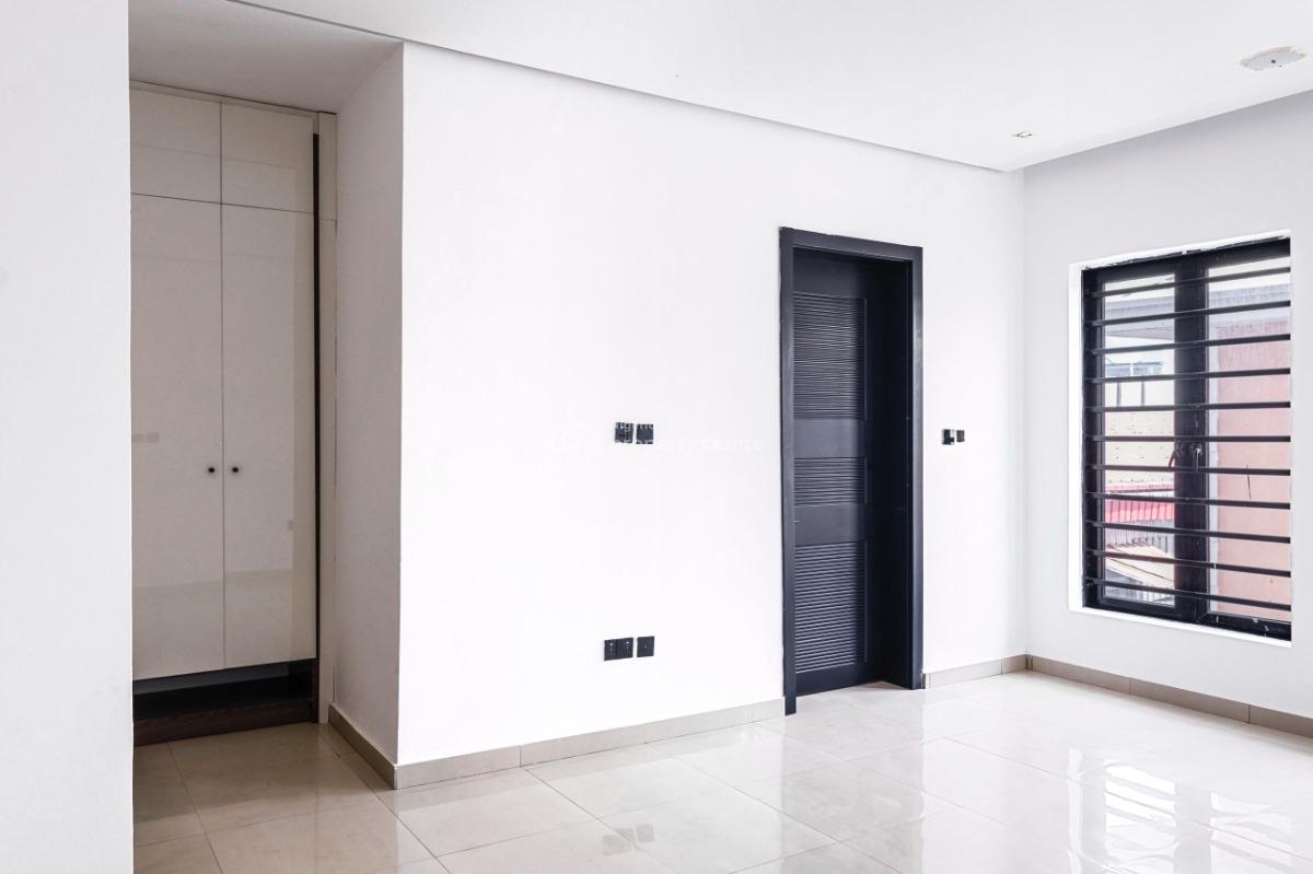 a Fully Serviced & Fully Ready Two (2) Bedroom Apartment with a Room Bq, Lekki Phase 1, Lekki, Lagos, Flat / Apartment for Sale