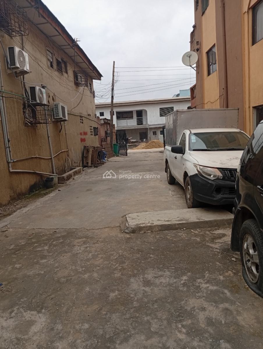 Commercial Property Cornerpiec on 2 Plots Along Akowonjo Road Akowonjo, Along Akowonjo Road Egbeda Alimosho, Akowonjo, Alimosho, Lagos, Plaza / Complex / Mall for Sale