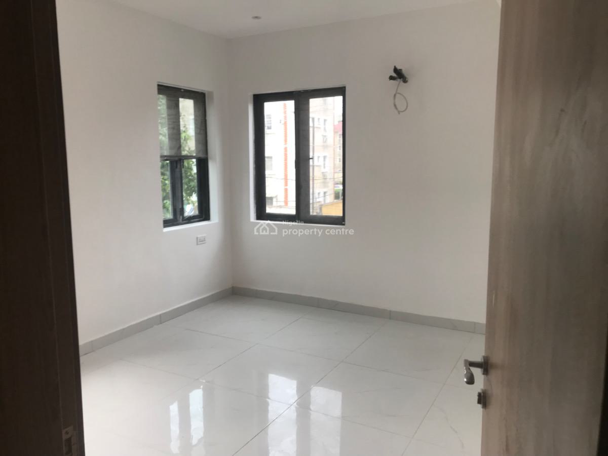 Executive Newly Built Lovely Service 3 Bedroom Flat, Alagomeji, Yaba, Lagos, Flat / Apartment for Rent